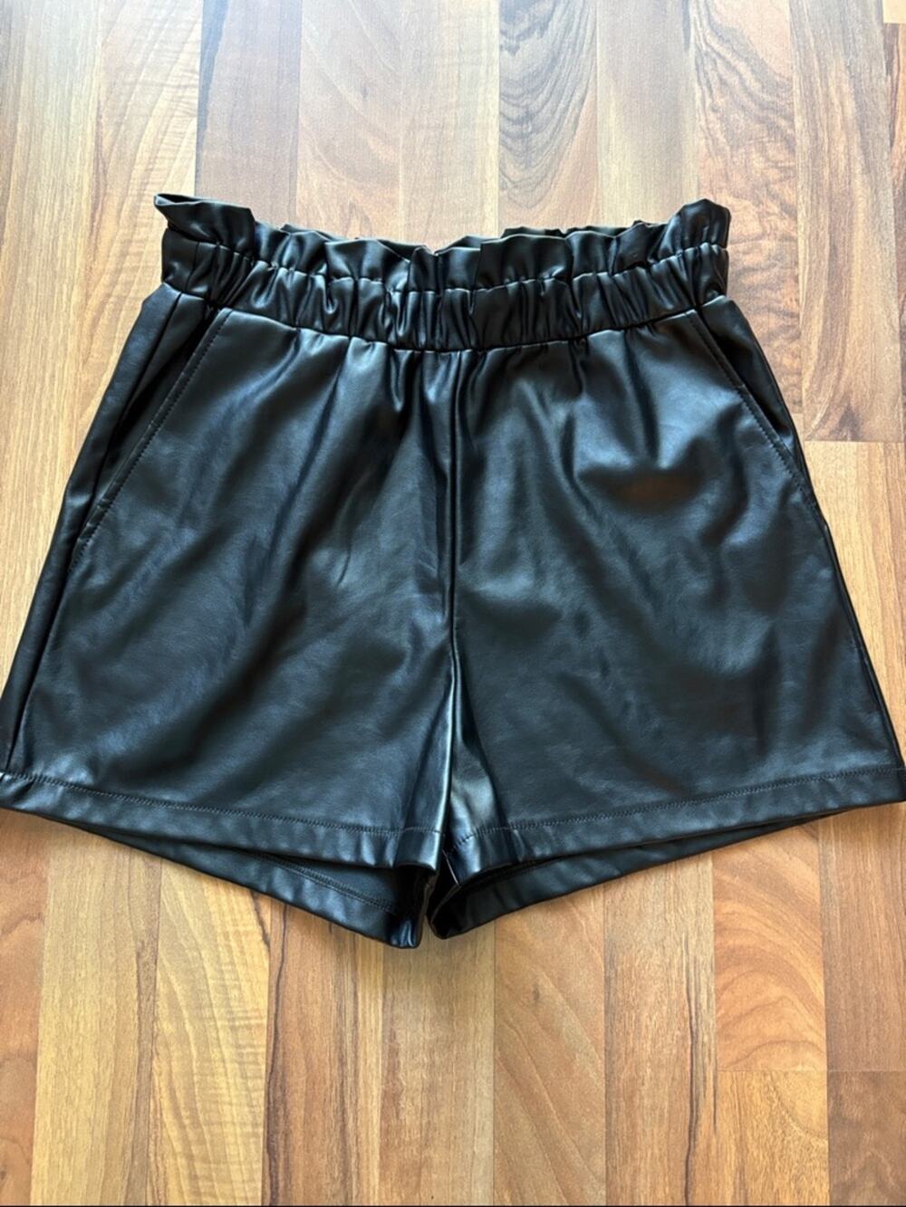 BCBGeneration Black Faux Leather High-Waist Paperbag Shorts Size M